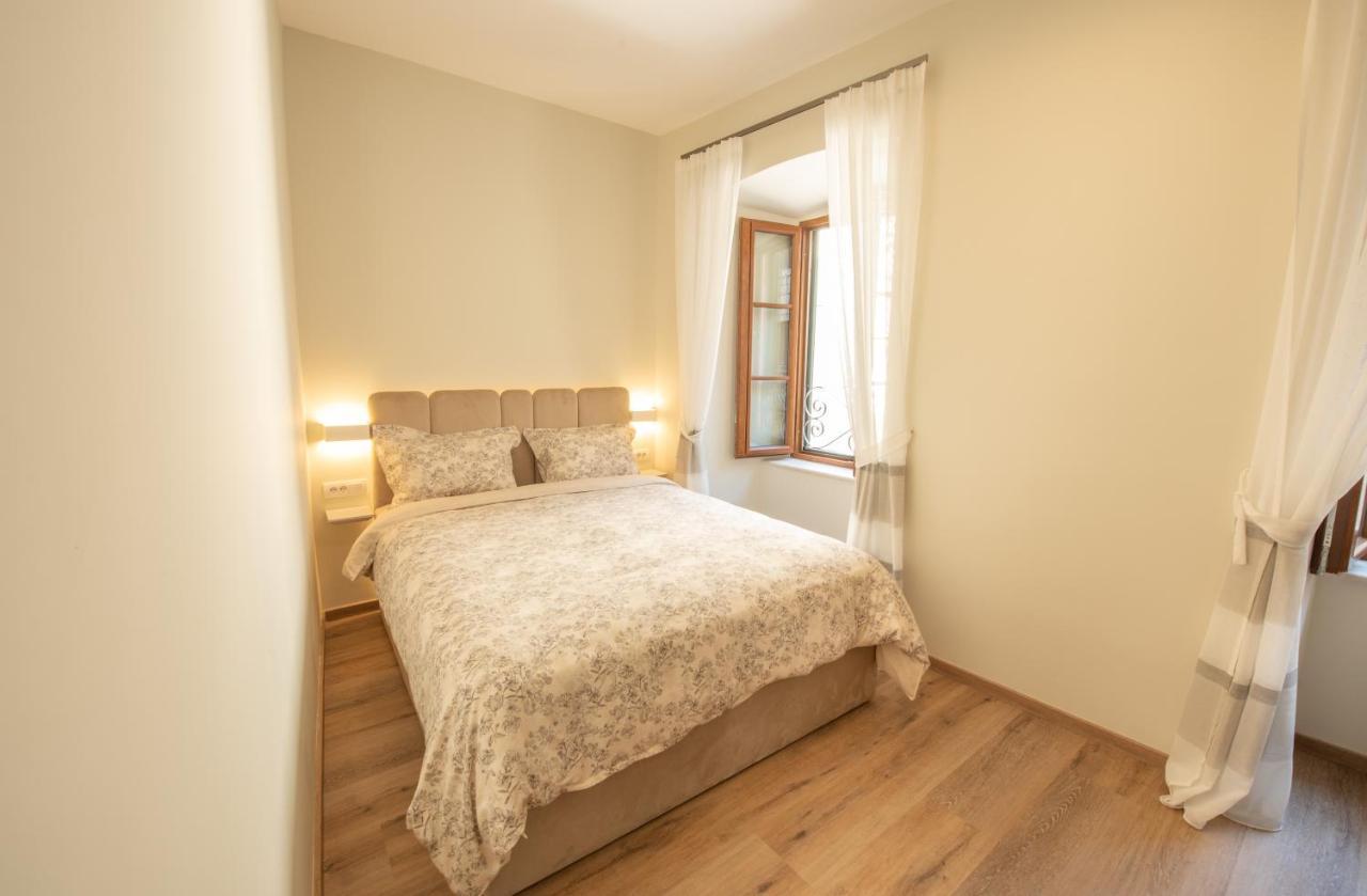 Sasha Di Cattaro - Old Town Lux Apartment Exteriör bild